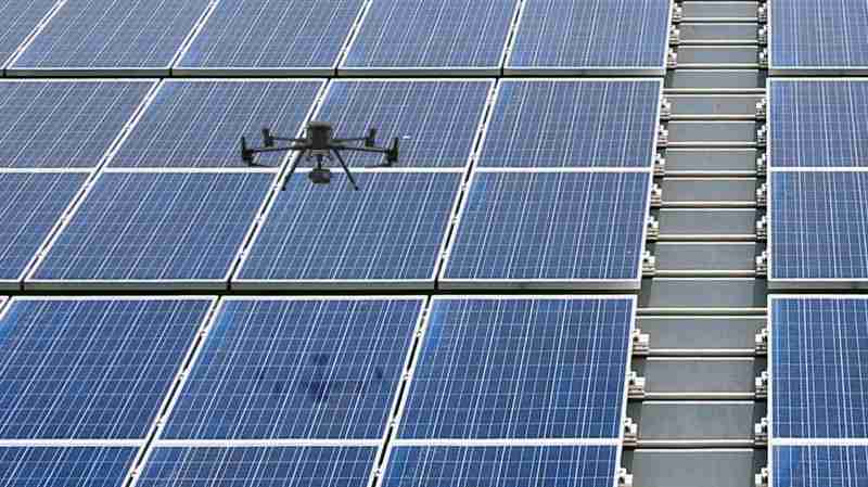 巨星国际以无人机搭配IR Sensor热显像技术进行全方面模块健检，，，，有效降低人力成本并提升发电量